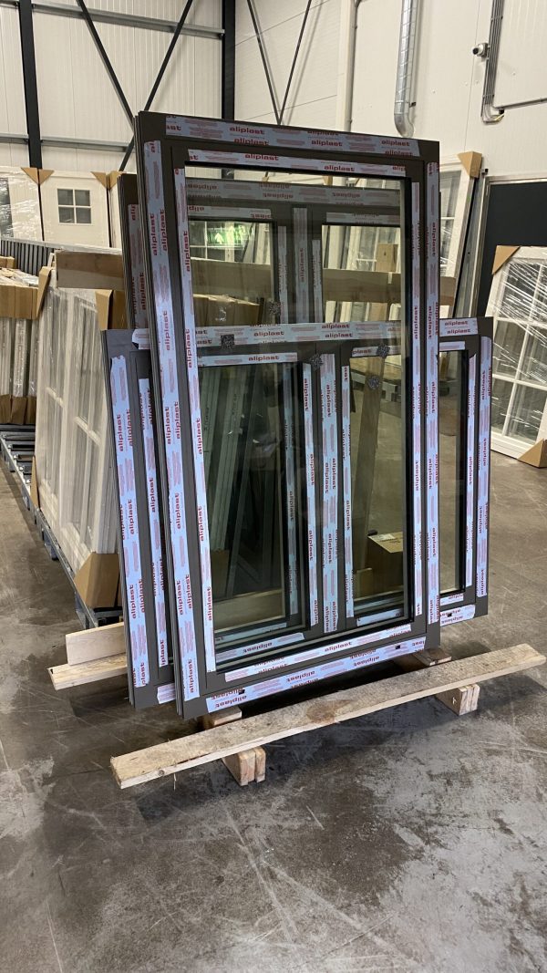 3 Aluminium kozijnen in 2 Ral Kleuren ( BI-Color)